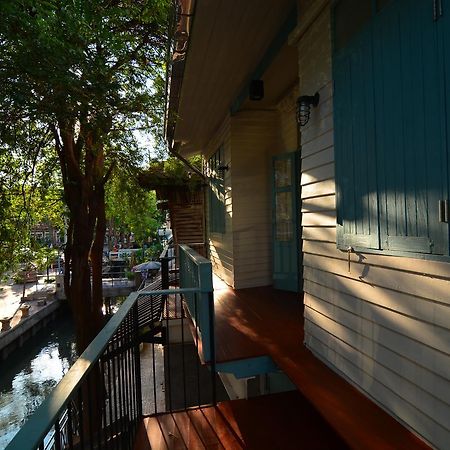 La Moon Hostel Bangkok Exterior photo
