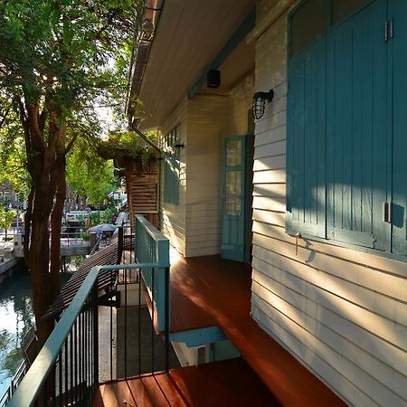 La Moon Hostel Bangkok Exterior photo