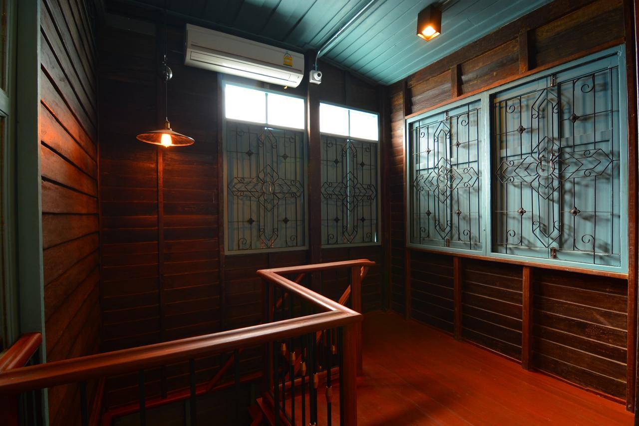 La Moon Hostel Bangkok Exterior photo