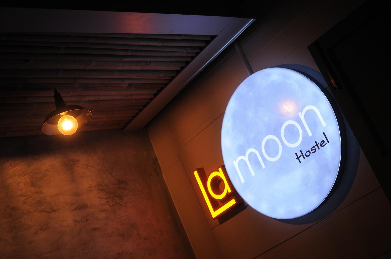 La Moon Hostel Bangkok Exterior photo