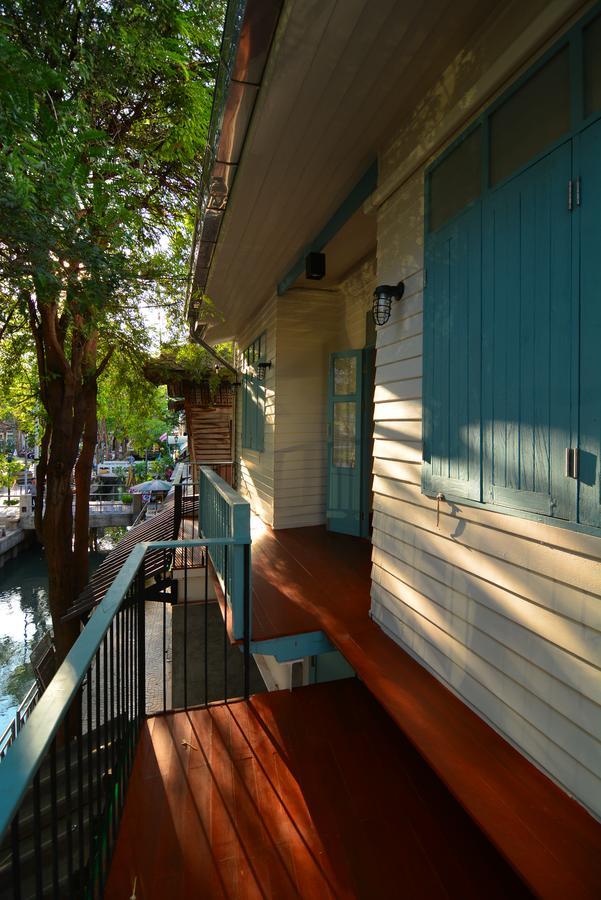 La Moon Hostel Bangkok Exterior photo